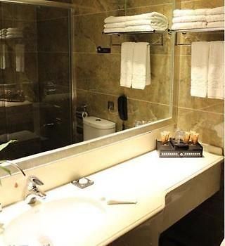 Jinyue Business Hotel Yichuan  Εξωτερικό φωτογραφία