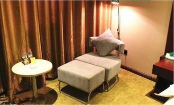 Jinyue Business Hotel Yichuan  Εξωτερικό φωτογραφία