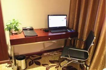 Jinyue Business Hotel Yichuan  Εξωτερικό φωτογραφία